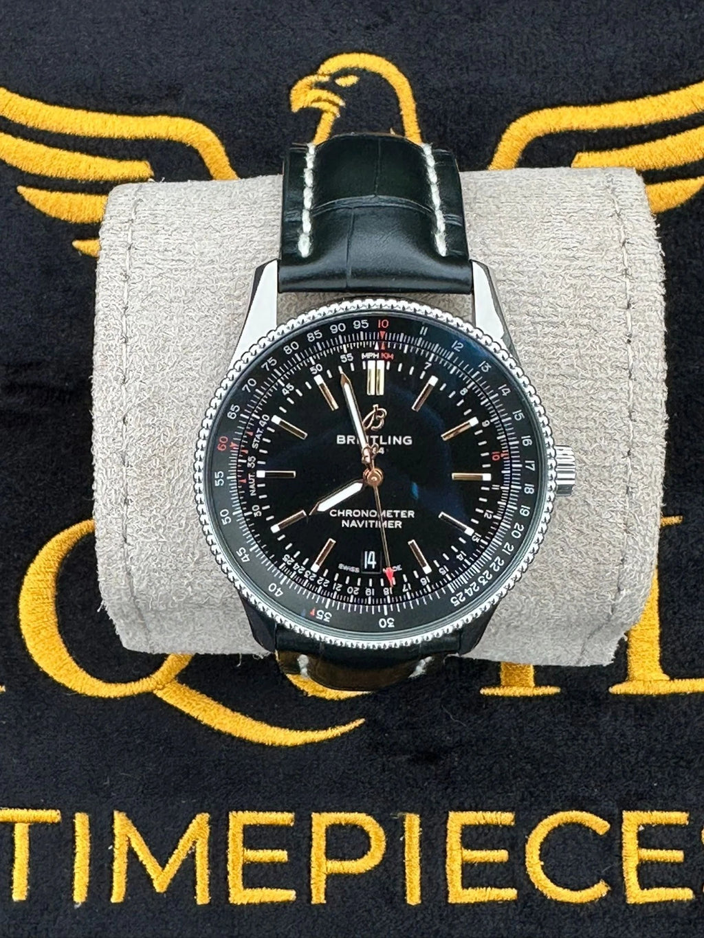 Breitling Navitimer Automatic 41 Black & Gold A17326241B1P1 – 2022 – Box & Papers